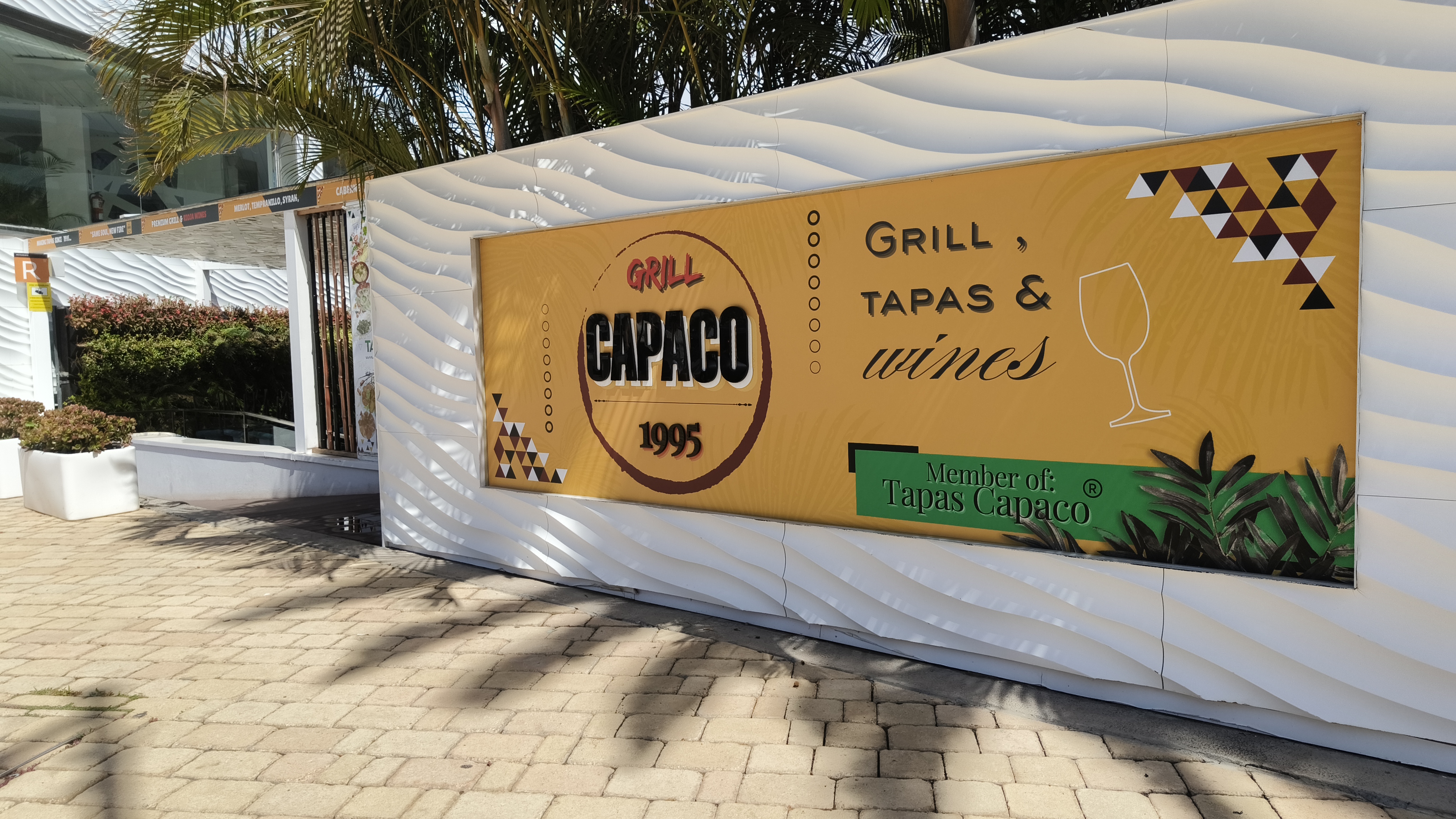 Terraza jardín Grill CAPACO 1995 Playa del Inglés
